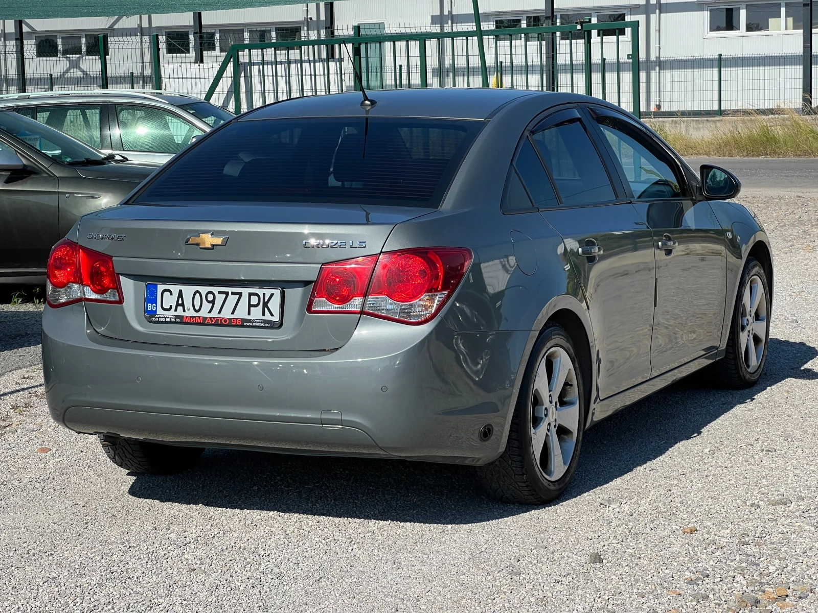 Chevrolet Cruze 1.6 GAS, снимка 4 - Автомобили и джипове - 55239343