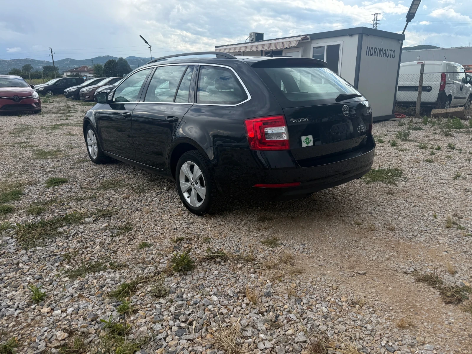 Skoda Octavia 1.5CNG/AUTOMATIC/SERVICE BOOK/EURO6, снимка 3 - Автомобили и джипове - 55393233
