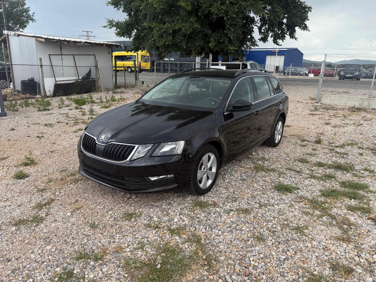 Skoda Octavia 1.5CNG/AUTOMATIC/SERVICE BOOK/EURO6, снимка 4 - Автомобили и джипове - 55393233