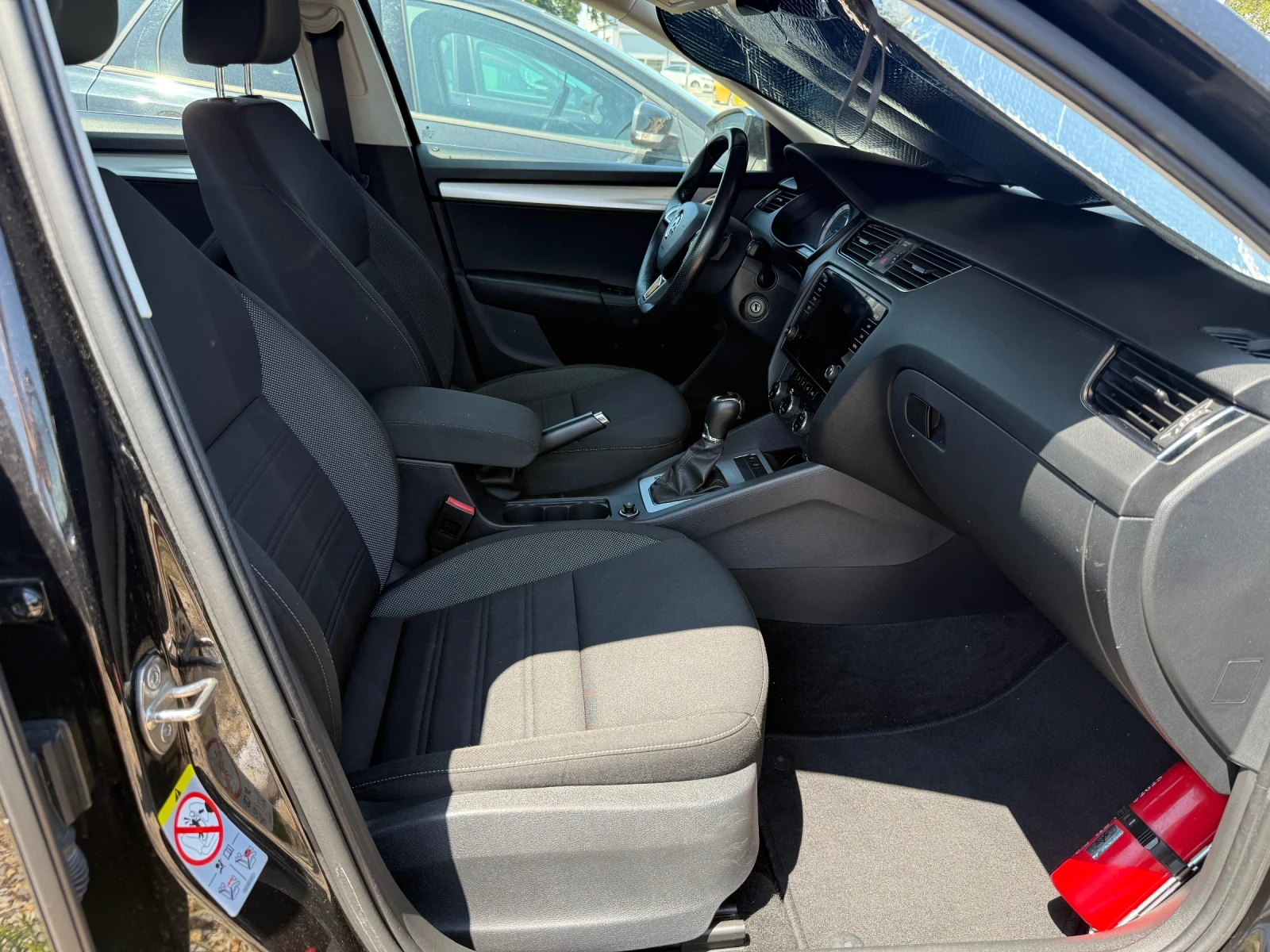 Skoda Octavia 1.5CNG/AUTOMATIC/SERVICE BOOK/EURO6, снимка 8 - Автомобили и джипове - 55393233