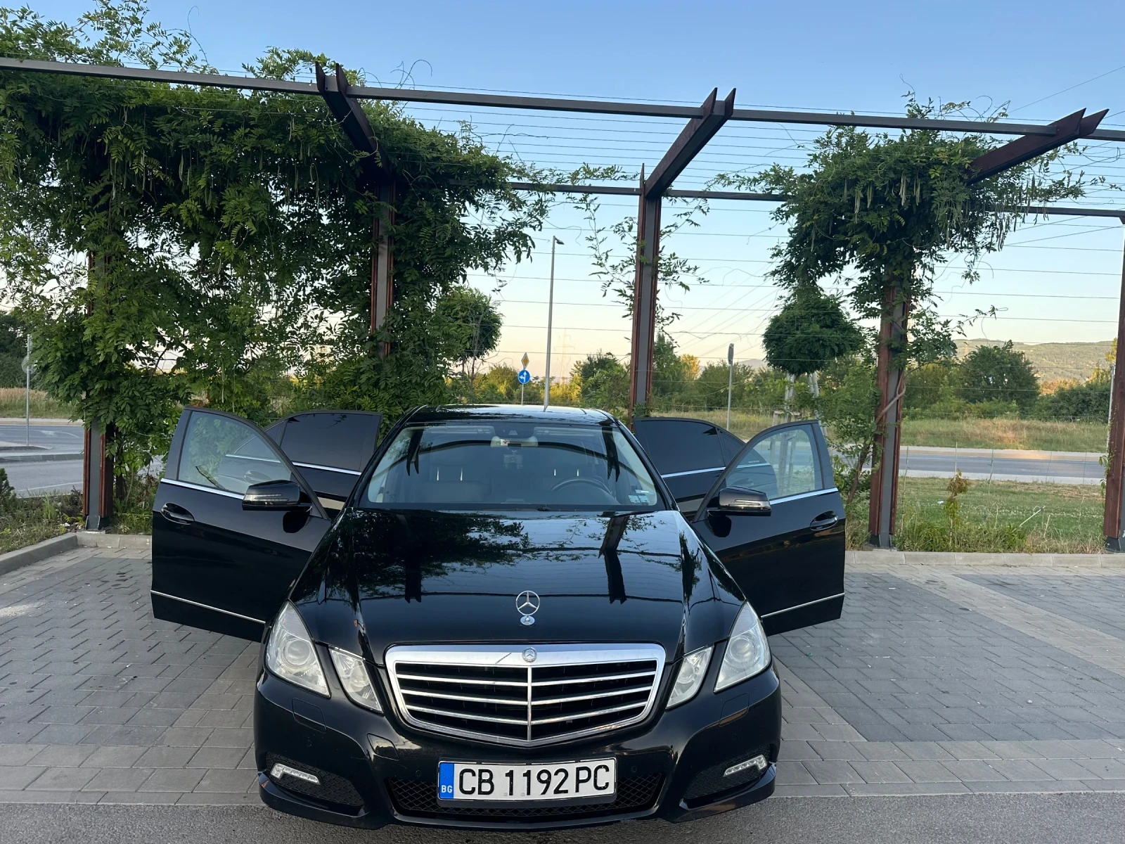 Mercedes-Benz E 350, снимка 8 - Автомобили и джипове - 55445934