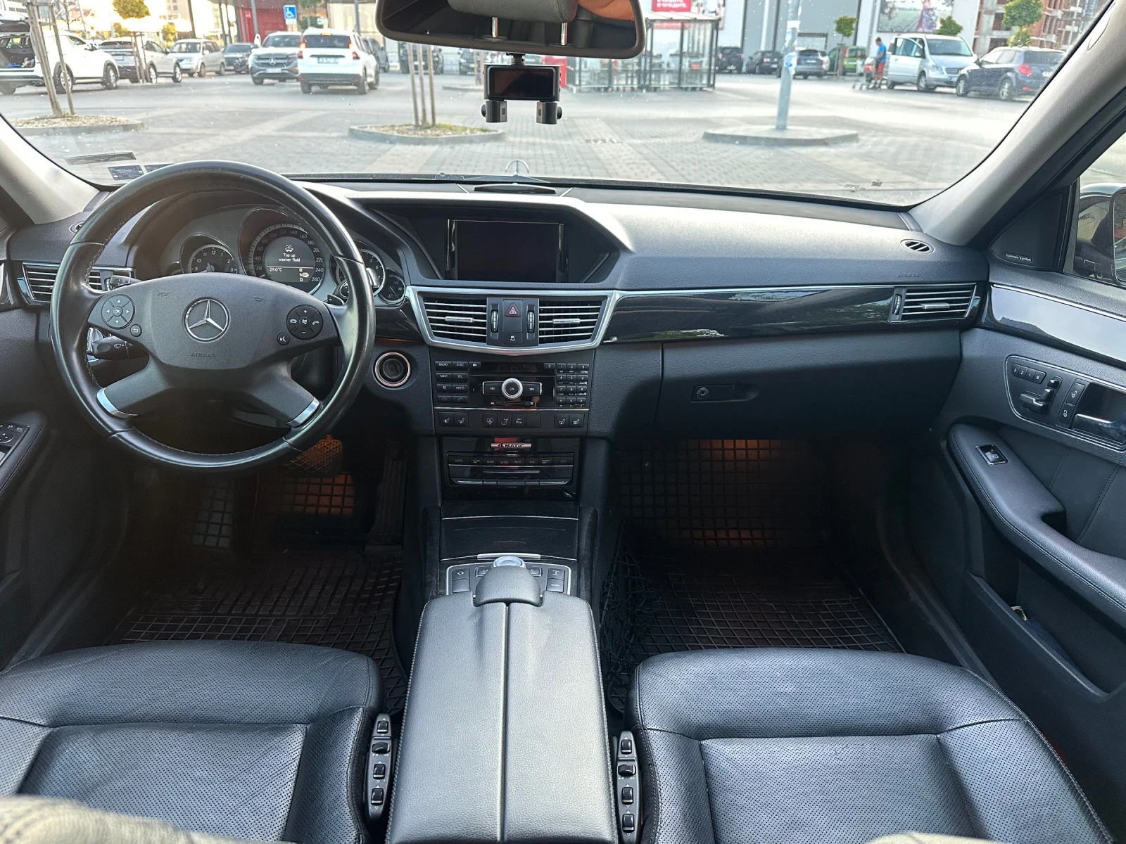 Mercedes-Benz E 350, снимка 4 - Автомобили и джипове - 55445934
