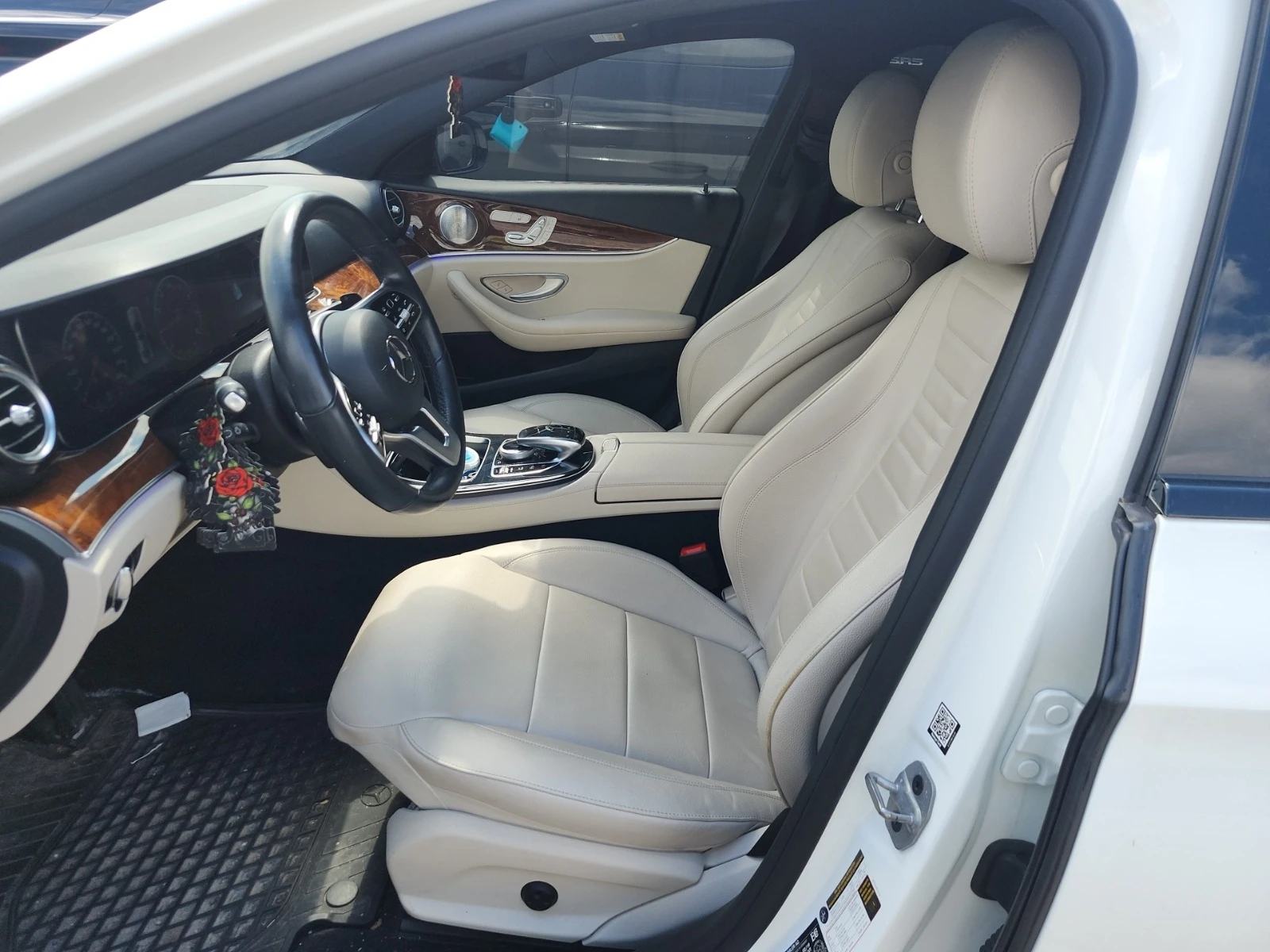 Mercedes-Benz E 300 4MATIC * AMG LINE * BURMSTER * ПАНОРАМА * CARFAX *, снимка 6 - Автомобили и джипове - 55473522