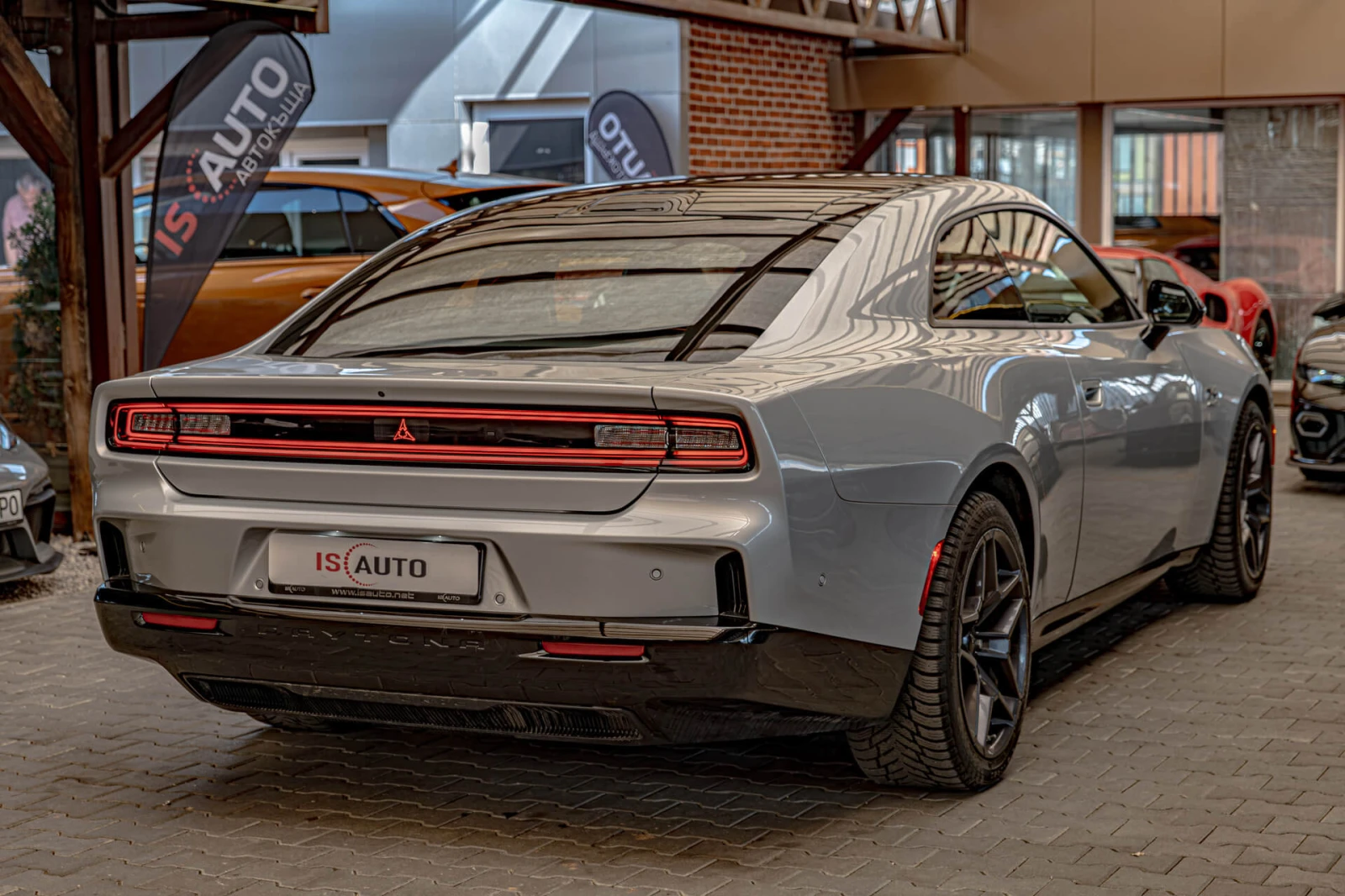 Dodge Charger Daytona EV R/T Stage1/AWD/HuD/Обдухване/Камера 360, снимка 6 - Автомобили и джипове - 55668173