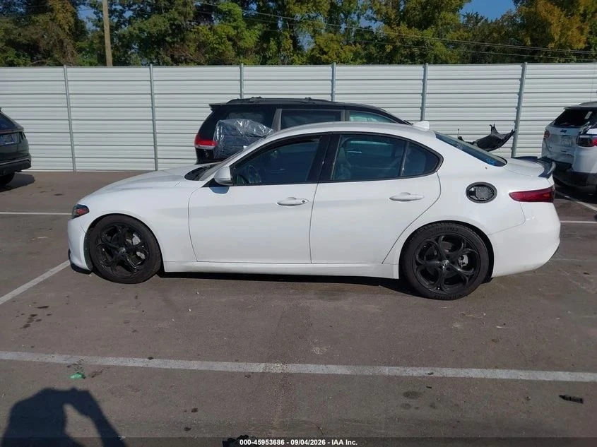 Alfa Romeo Giulia, снимка 13 - Автомобили и джипове - 56706506