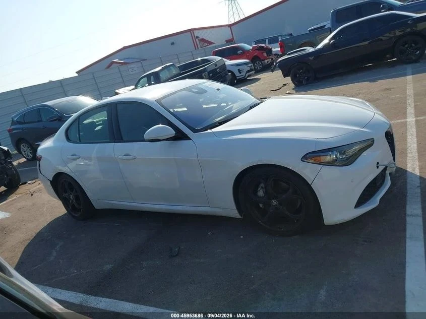 Alfa Romeo Giulia, снимка 12 - Автомобили и джипове - 56706506