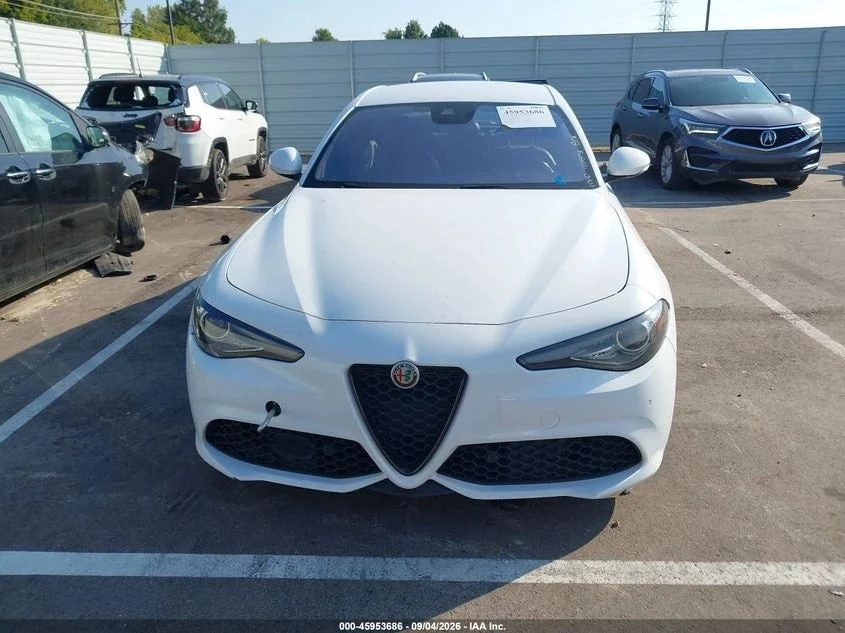 Alfa Romeo Giulia, снимка 11 - Автомобили и джипове - 56706506