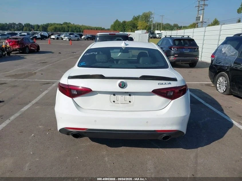 Alfa Romeo Giulia, снимка 15 - Автомобили и джипове - 56706506