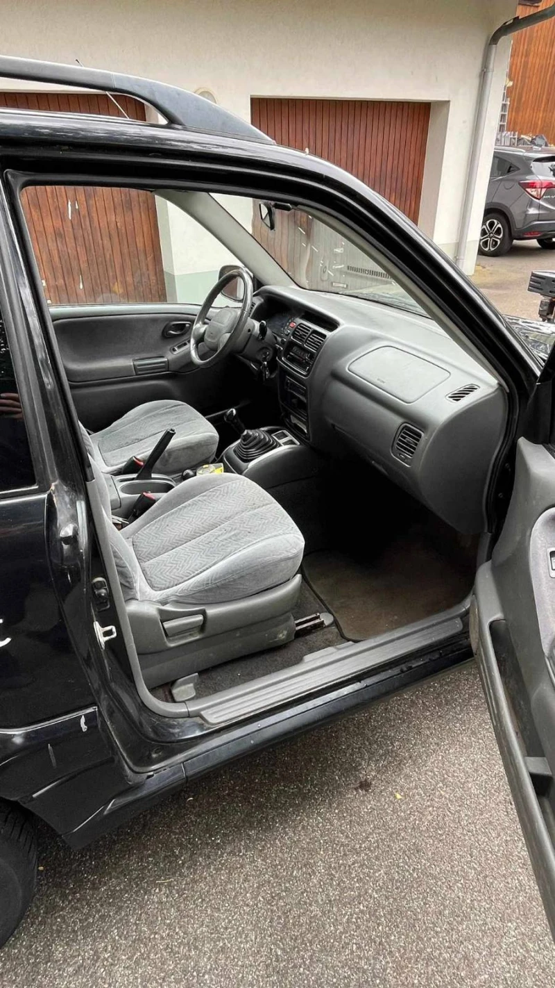 Suzuki Grand vitara, снимка 8 - Автомобили и джипове - 47732141