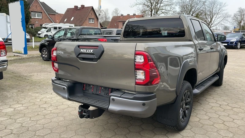 Toyota Hilux FACELIFT 2025 INVINCIBLE ЛИЗИНГ, снимка 5 - Автомобили и джипове - 49084501