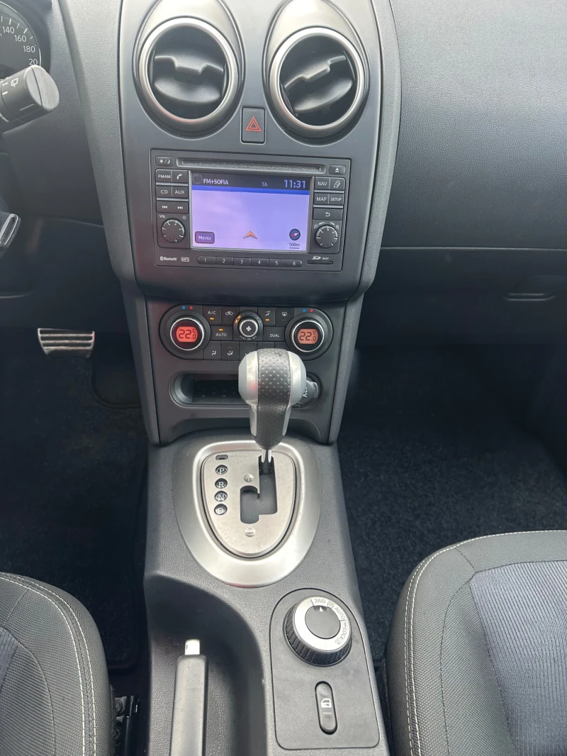 Nissan Qashqai ШВЕЙЦАРИЯ АВТОМАТИК 4х4, снимка 13 - Автомобили и джипове - 49499080