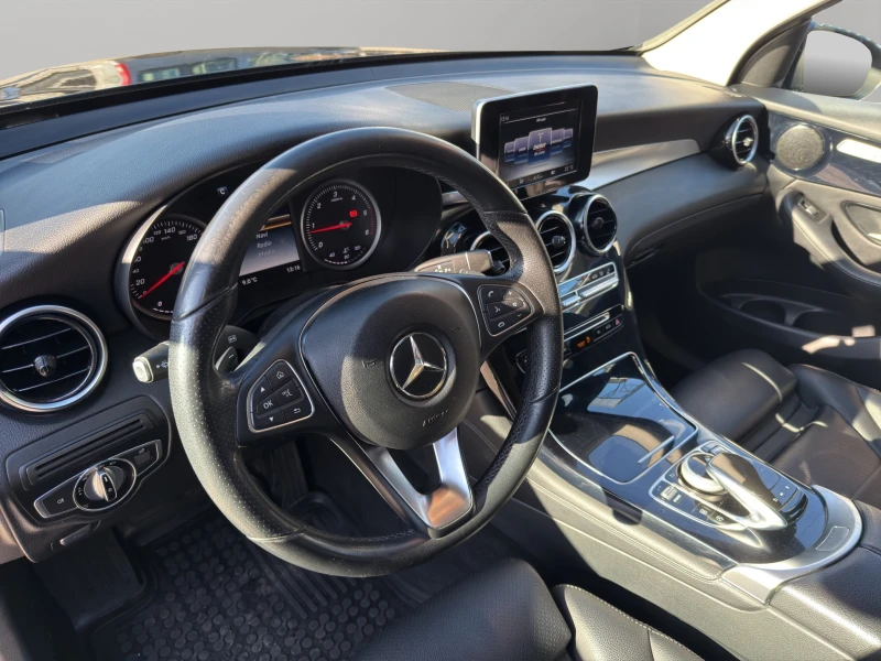 Mercedes-Benz GLC 220 d Coupe 9 G Tronic 4 MATIC, снимка 10 - Автомобили и джипове - 52737021