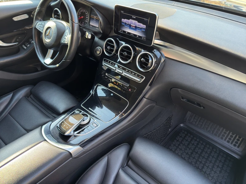 Mercedes-Benz GLC 220 d Coupe 9 G Tronic 4 MATIC, снимка 13 - Автомобили и джипове - 52737021