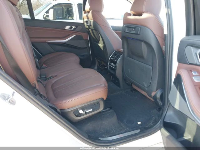 BMW X7 xDrive40i, снимка 11 - Автомобили и джипове - 53654995