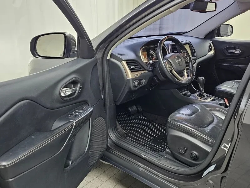 Jeep Cherokee 2.2 Diesel Limited 4Wd, снимка 10 - Автомобили и джипове - 55816083