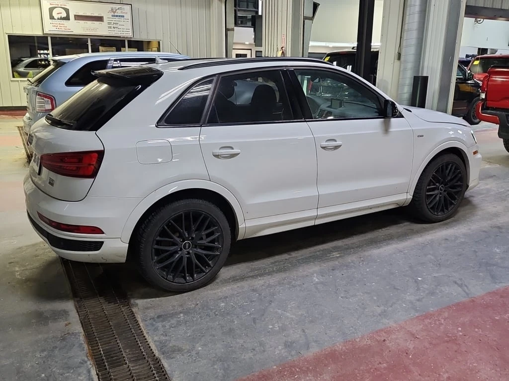 Audi Q3 * 2.0 TFSI quattro Technik Tiptronic * CARFAX * БЕ - изображение 3