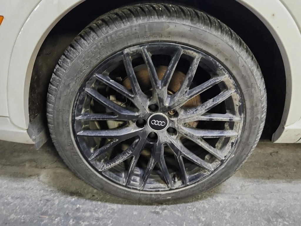 Audi Q3 * 2.0 TFSI quattro Technik Tiptronic * CARFAX * БЕ - изображение 7