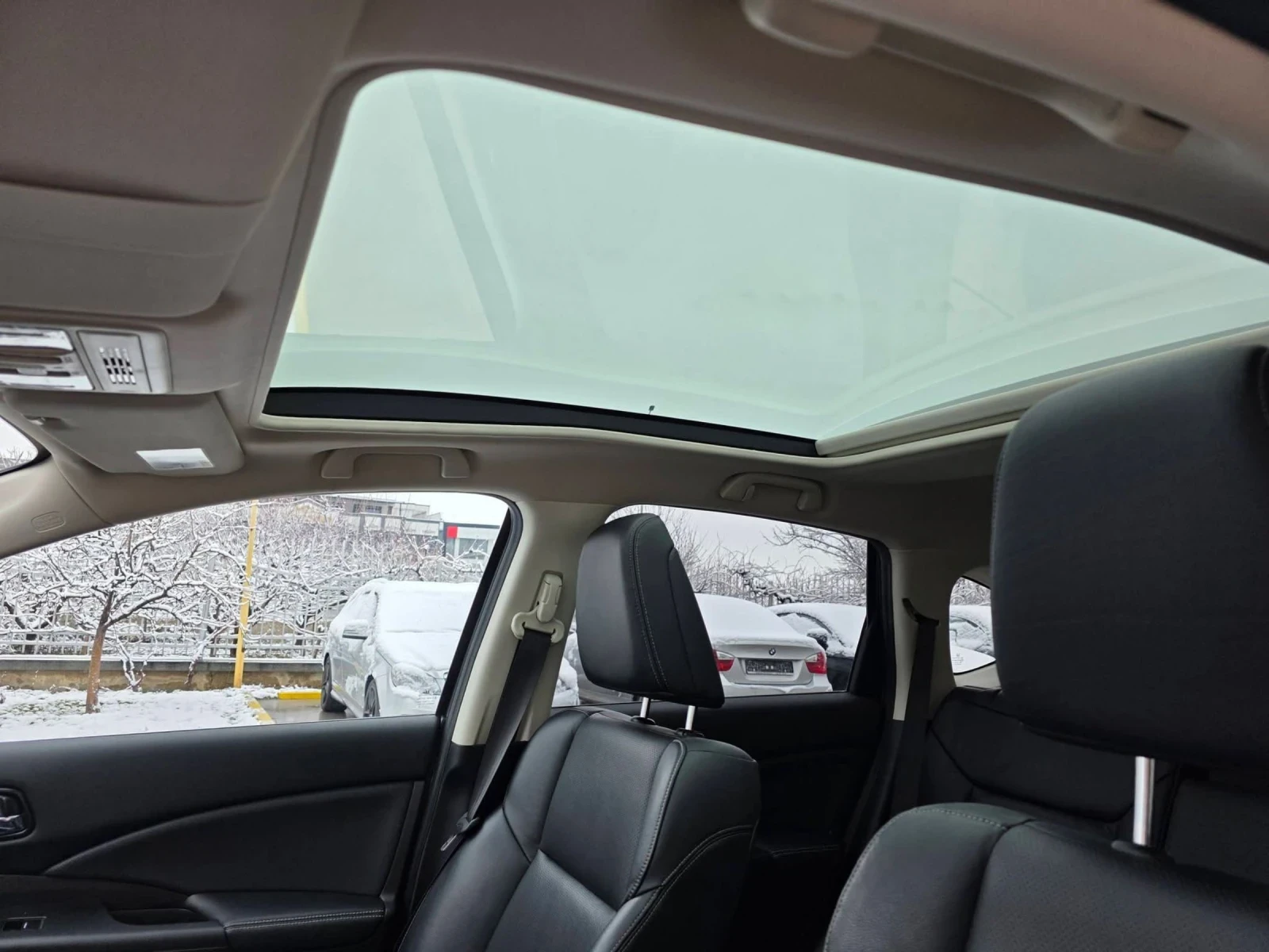 Honda Cr-v Exeutive 155кс С-История Full LED 4x4 Keyless Go , снимка 8 - Автомобили и джипове - 53799106