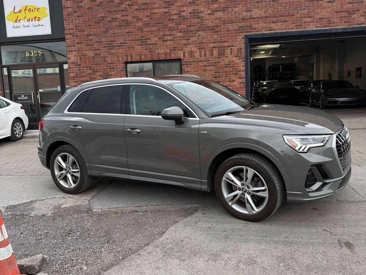 Audi Q3 * Progressiv * CARFAX * ЦЕНА ДО БГ, снимка 3 - Автомобили и джипове - 54380721
