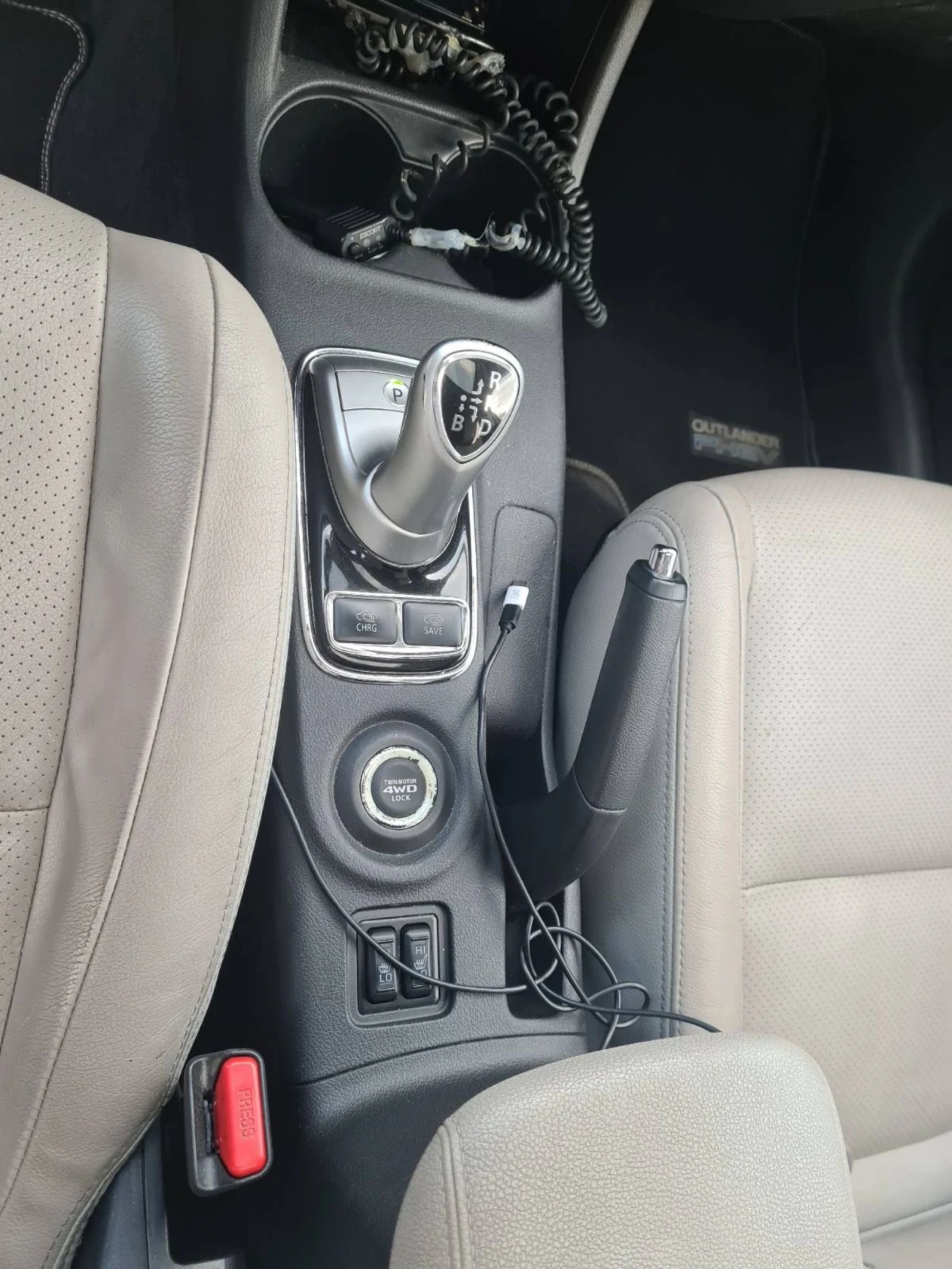 Mitsubishi Outlander, снимка 10 - Автомобили и джипове - 54563403