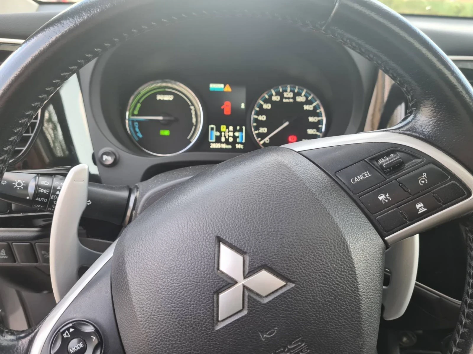 Mitsubishi Outlander, снимка 9 - Автомобили и джипове - 54563403