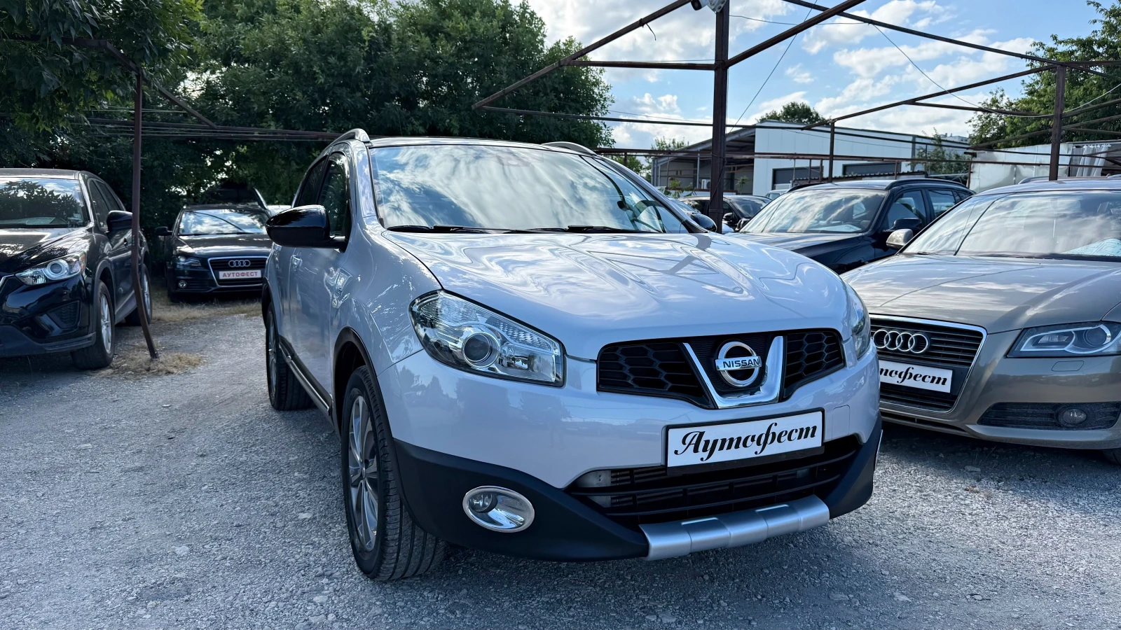 Nissan Qashqai 2.0dci 4x4 НАВИ ПАНОРАМА, снимка 2 - Автомобили и джипове - 54973772
