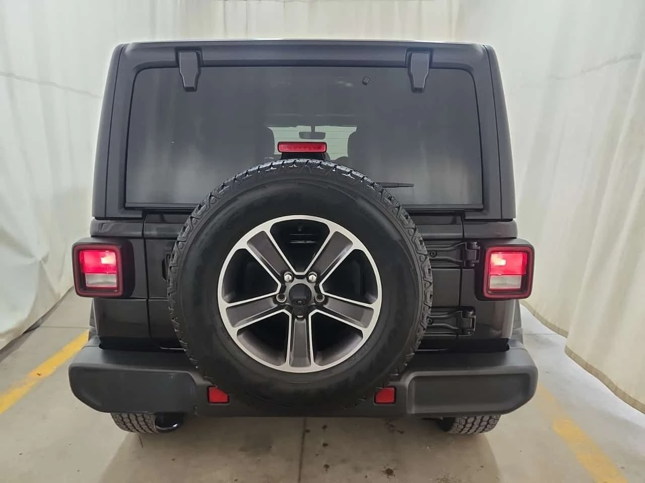 Jeep Wrangler * 4 Door 4x4 Sahara * CARFAX * ОПЦИЯ ЗА ФИНАНСИРАН, снимка 17 - Автомобили и джипове - 55510436