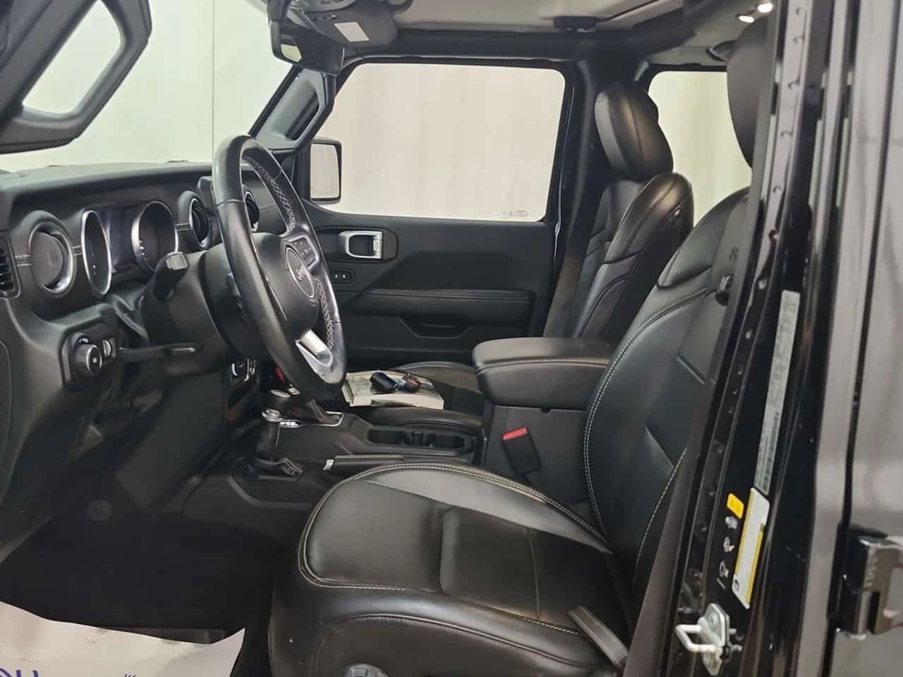 Jeep Wrangler * 4 Door 4x4 Sahara * CARFAX * ОПЦИЯ ЗА ФИНАНСИРАН, снимка 3 - Автомобили и джипове - 55510436