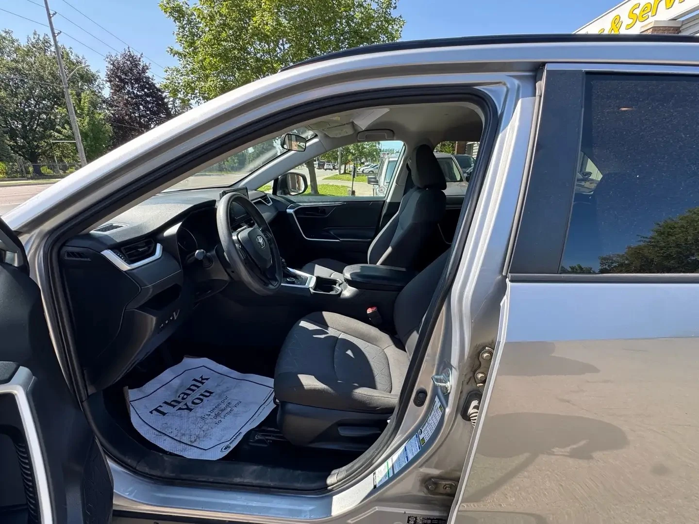 Toyota Rav4 Hybrid LE AWD, снимка 8 - Автомобили и джипове - 55595555
