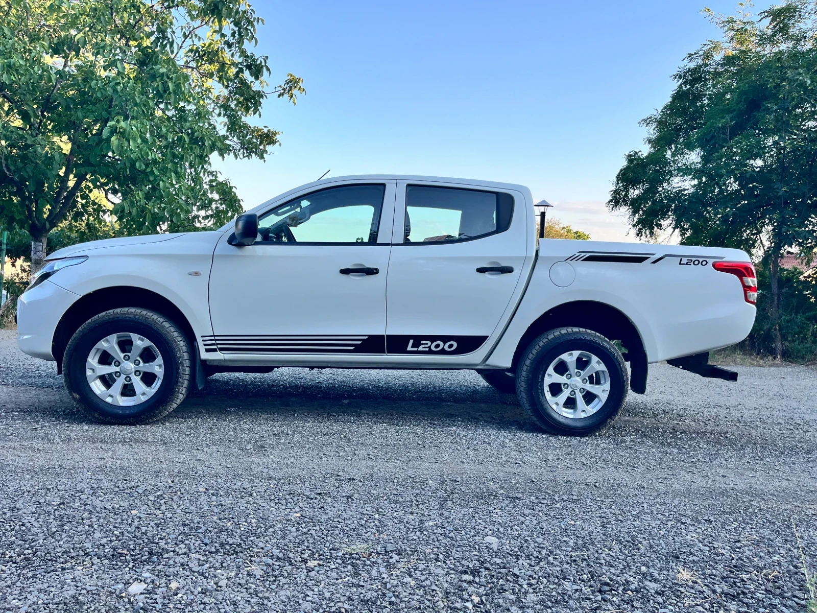 Mitsubishi L200, снимка 4 - Автомобили и джипове - 55677521