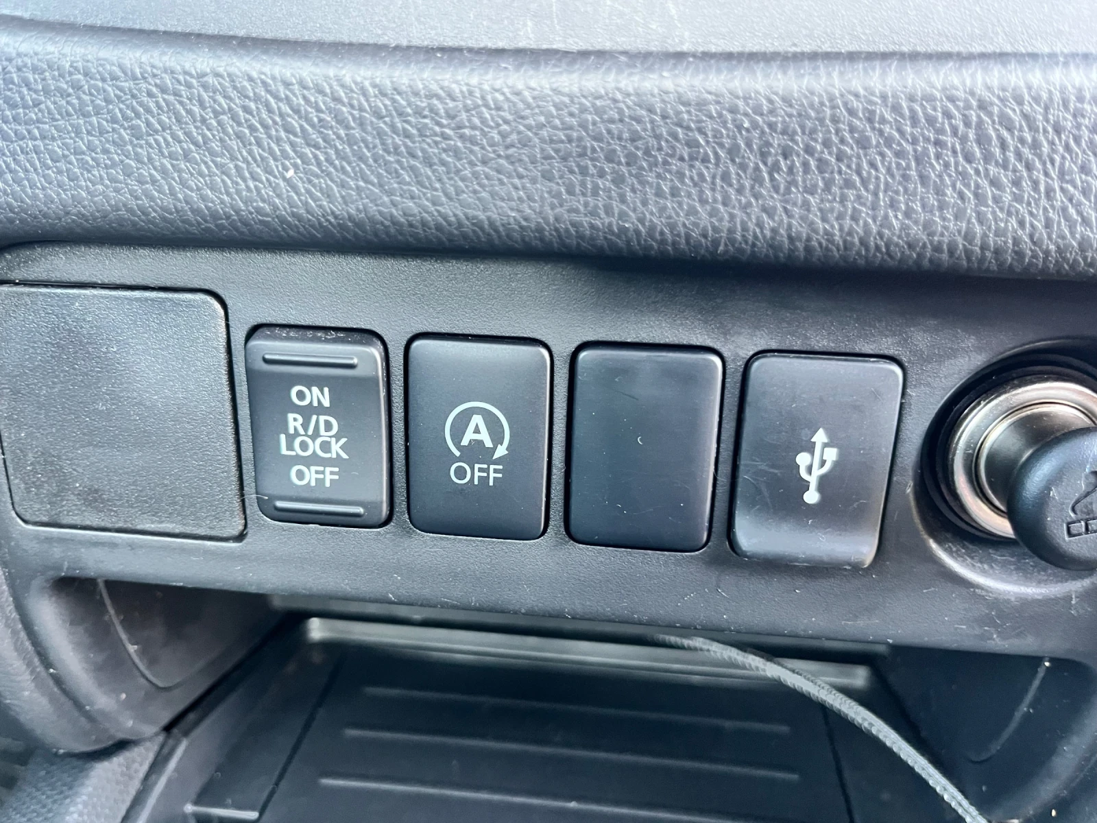 Mitsubishi L200, снимка 11 - Автомобили и джипове - 55677521