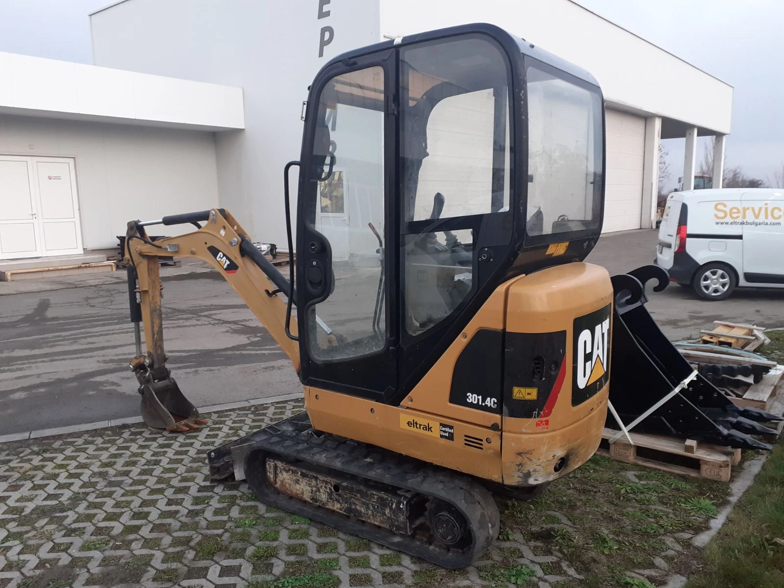 Багер Caterpillar 301.4C - изображение 5