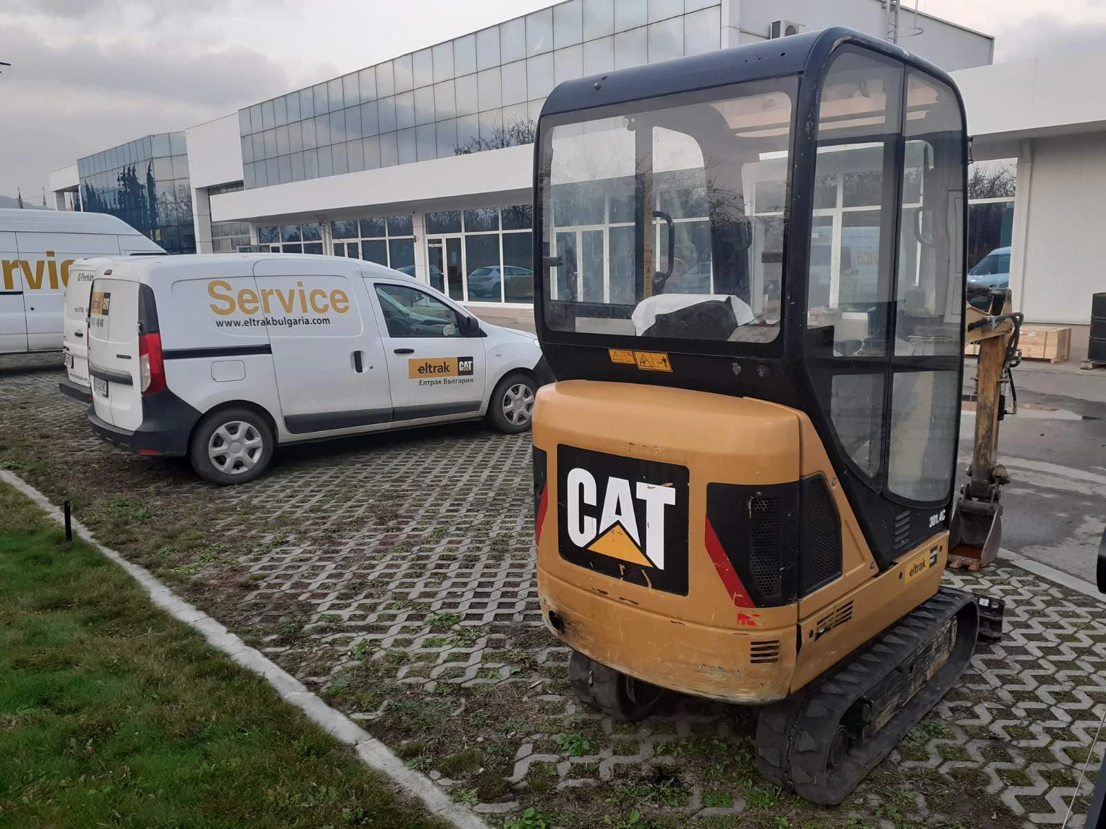 Багер Caterpillar 301.4C - изображение 4