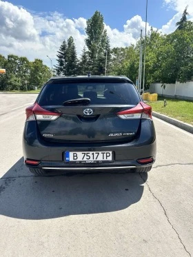 Toyota Auris 1.8 Hybrid, снимка 3