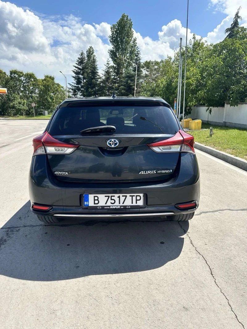 Toyota Auris 1.8 Hybrid, снимка 3 - Автомобили и джипове - 49059430