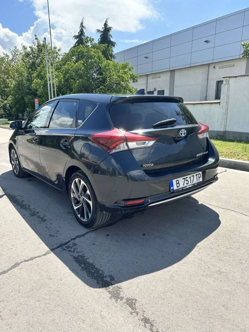 Toyota Auris 1.8 Hybrid, снимка 5 - Автомобили и джипове - 49059430