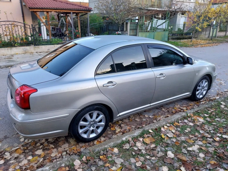 Toyota Avensis 1.8, снимка 2 - Автомобили и джипове - 52415879
