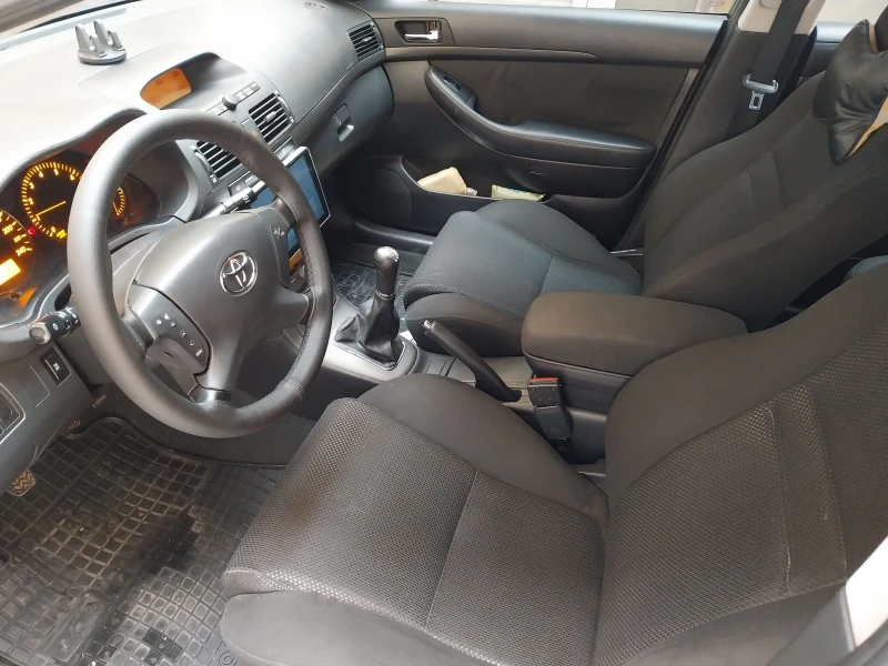 Toyota Avensis 1.8, снимка 8 - Автомобили и джипове - 48267649