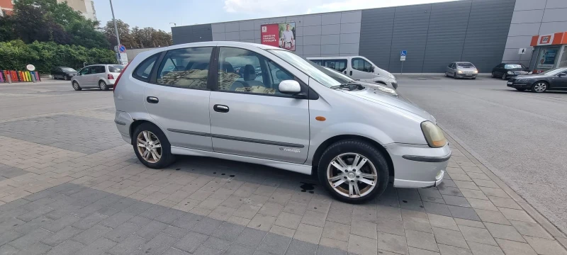 Nissan Almera tino, снимка 6 - Автомобили и джипове - 52496573