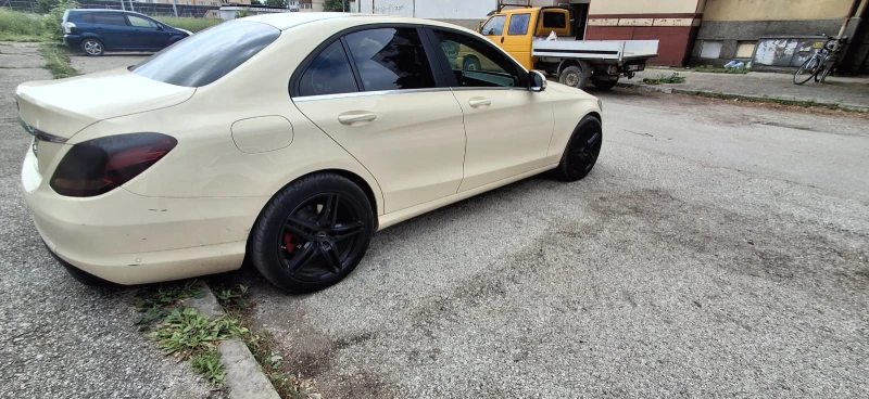 Mercedes-Benz C 220, снимка 3 - Автомобили и джипове - 52295234
