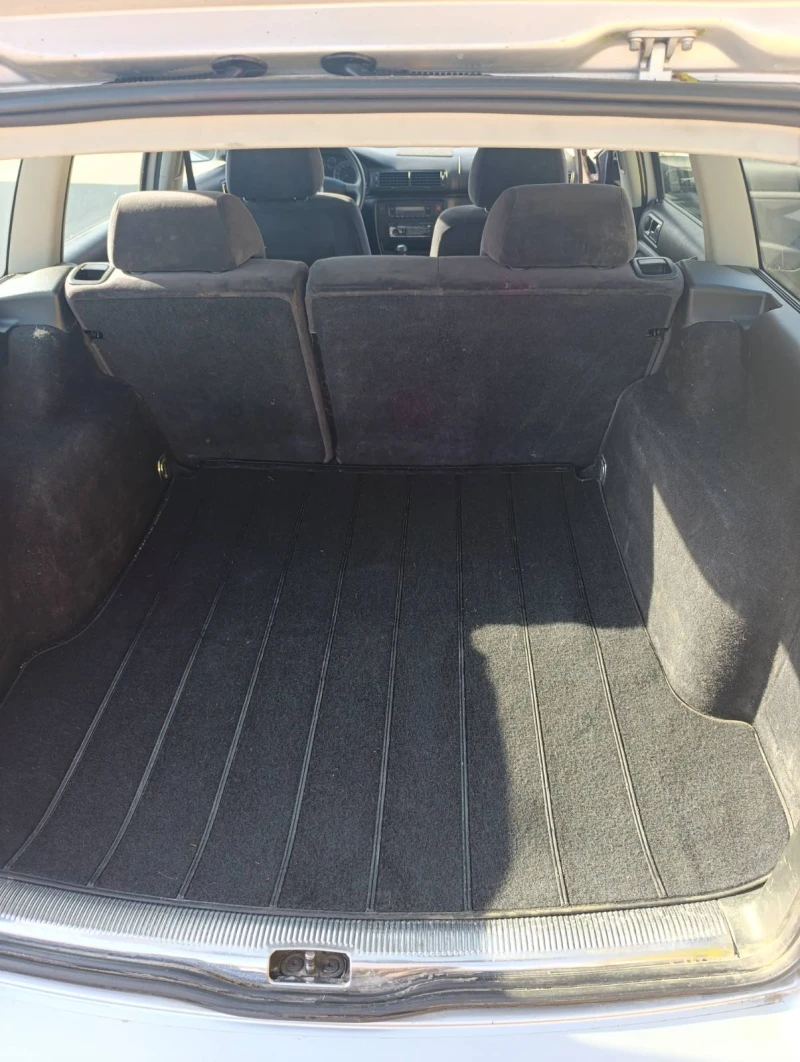 VW Passat, снимка 6 - Автомобили и джипове - 52393750