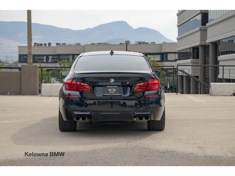 BMW M5 * 4dr Sdn * CARFAX * БЕЗ ПЪРВОНАЧАЛНА ВНОСКА, снимка 9 - Автомобили и джипове - 52830602