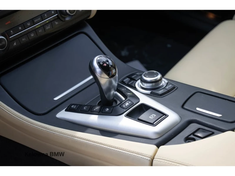 BMW M5 * 4dr Sdn * CARFAX * БЕЗ ПЪРВОНАЧАЛНА ВНОСКА, снимка 15 - Автомобили и джипове - 52830602