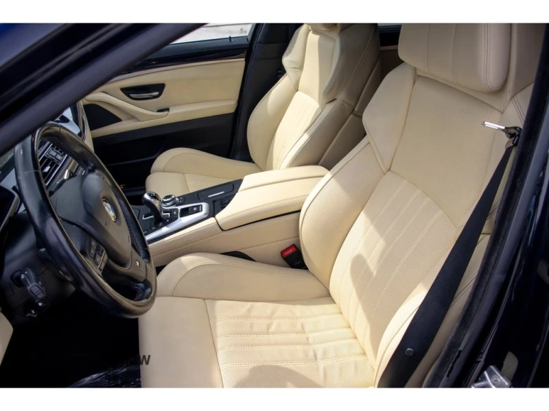 BMW M5 * 4dr Sdn * CARFAX * БЕЗ ПЪРВОНАЧАЛНА ВНОСКА, снимка 12 - Автомобили и джипове - 52830602
