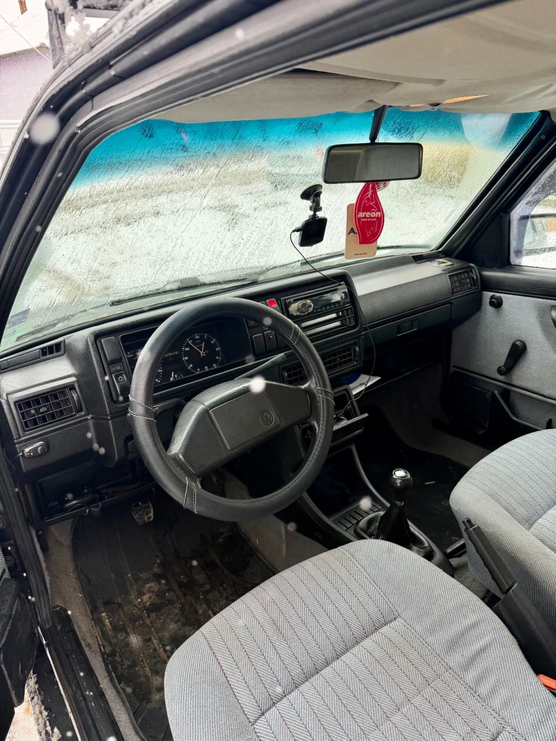 VW Golf 1.6TD 5ск, снимка 6 - Автомобили и джипове - 52897296