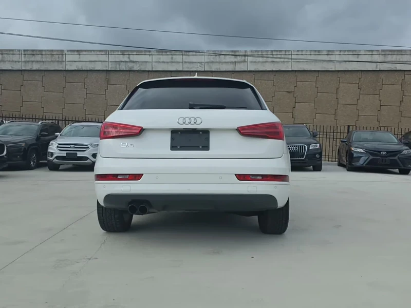 Audi Q3 2.0T Premium, снимка 3 - Автомобили и джипове - 53190866