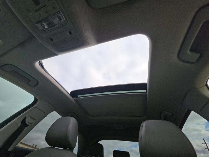 Audi Q3 2.0T Premium, снимка 11 - Автомобили и джипове - 53190866