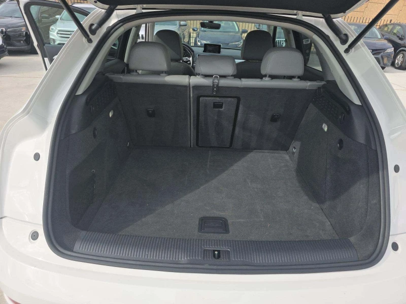 Audi Q3 2.0T Premium, снимка 13 - Автомобили и джипове - 53190866