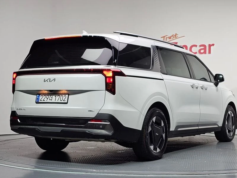 Kia Carnival 1.6 Automatic, снимка 2 - Автомобили и джипове - 55848236
