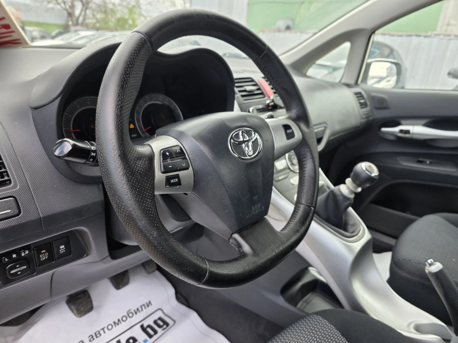Toyota Auris 1.4 i EURO 5 FACELIFT - изображение 9